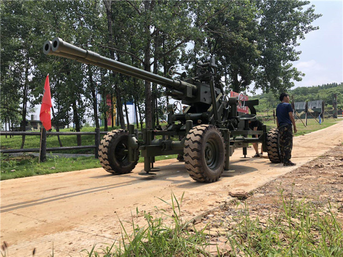 国防教育军事模型生产基地_图片